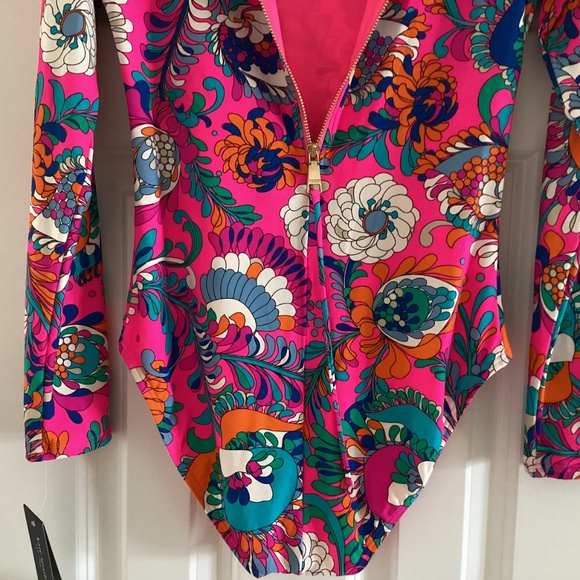 Kate Spade NY Long Sleeve Swimsuit Board Suit Rash Guard Back Zip Radiant Pink - Picture 7 of 15